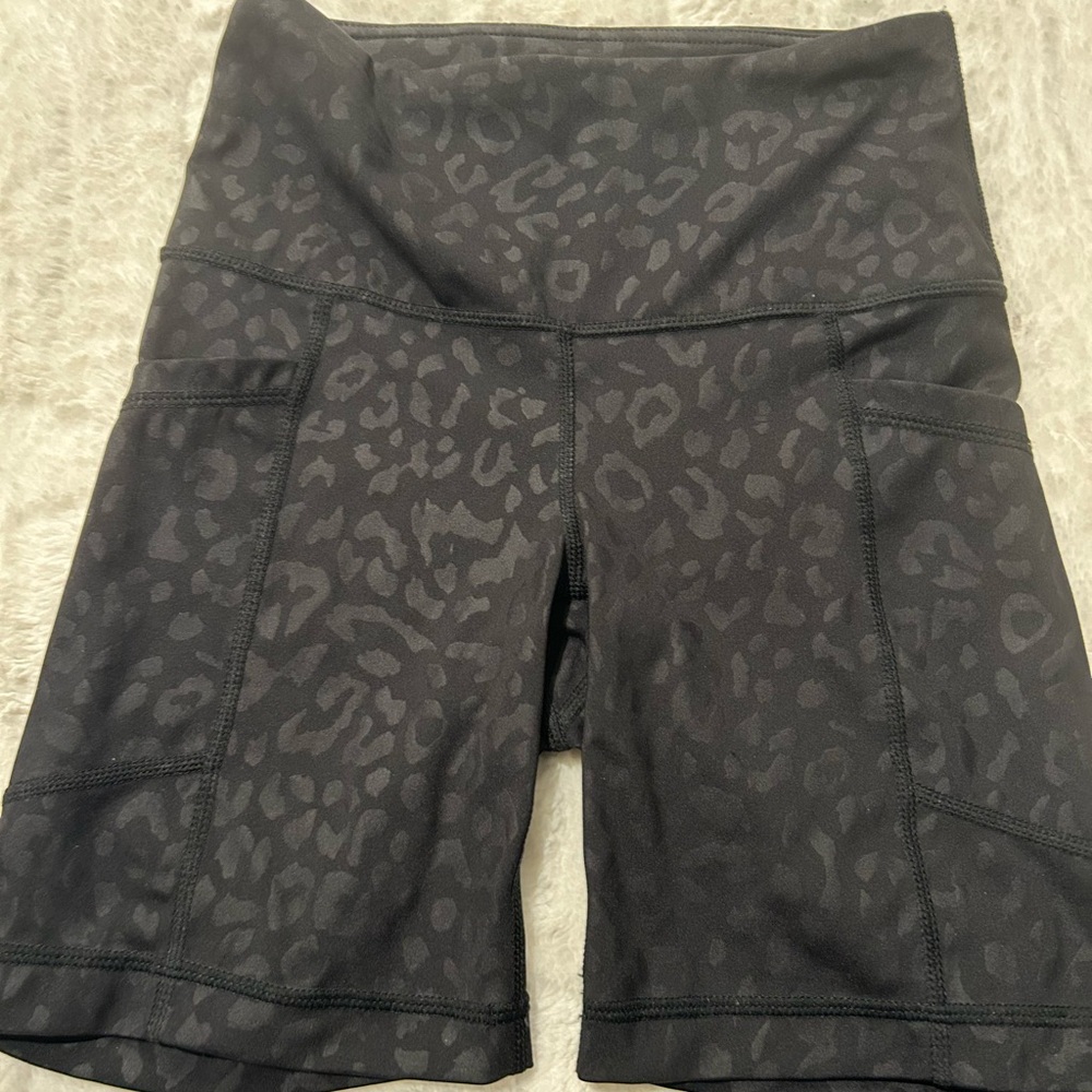 90 degree Black Leopard Print Shorts size XS